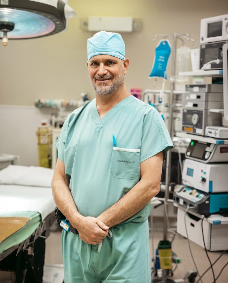Dr Joseph Itovitch, chef du département de chirurgie.
